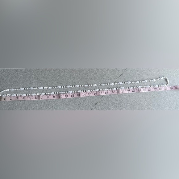 Vintage White Oval Plastic Long Necklace - Picture 3 of 4